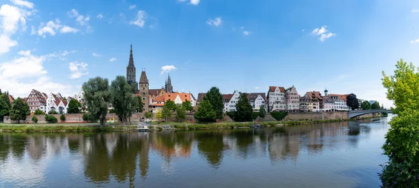 Vista Panorâmica Cidade Ulm Sul Alemanha Com Rio Danúbio Frente — Fotografia de Stock