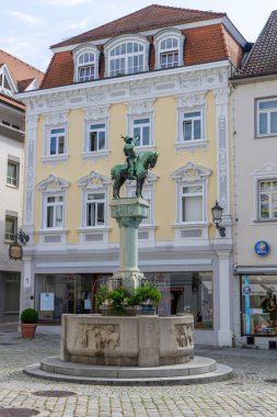 Esslingen, BW / Almanya - 22 Temmuz 2020: Neckar 'daki tarihi Esslingen şehir merkezi