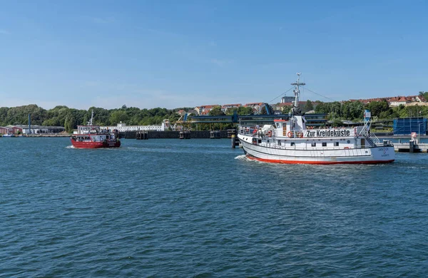 Sassnitz Germany August 2020 Tourist Boat Cruises Leaving Sassnitz Harbor — Stock Photo, Image