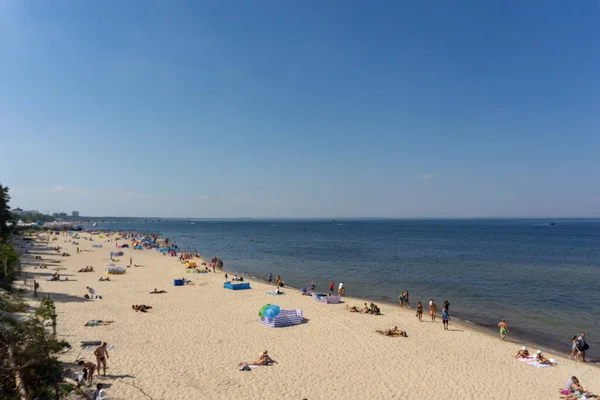 Miedzyzdroje Polônia Agosto 2020 Pessoas Desfrutam Dia Praia Parque Nacional — Fotografia de Stock