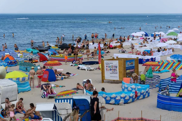 Miedzyzdroje Polonia Agosto 2020 Playa Abarrotada Báltico Miedzyzdroje Con Personas — Foto de Stock