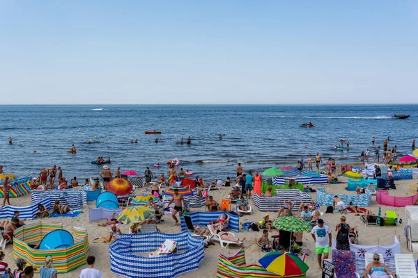 Miedzyzdroje Polonia Agosto 2020 Playa Abarrotada Báltico Miedzyzdroje — Foto de Stock