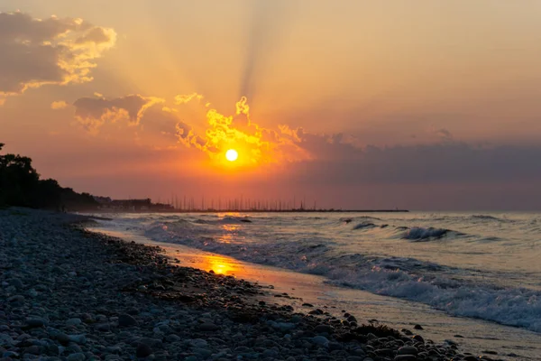 Magnifique Coucher Soleil Sur Une Plage Rochers Sur Mer Baltique — Photo