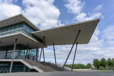 Dresden, Saksonya / Almanya - 3 Eylül 2020: Dresden 'deki Uluslararası Kongre Merkezi