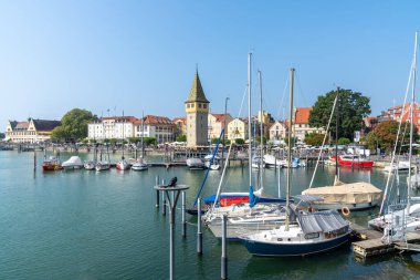 Lindau, Bavyera / Almanya - 20 Eylül 2020: Constance Gölü 'ndeki Lindau Adası limanı
