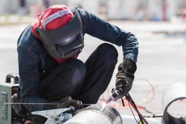 Çelik boru için kaynak işleri