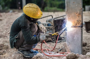 Bina ortak beton kazık için kaynak çalışmaları