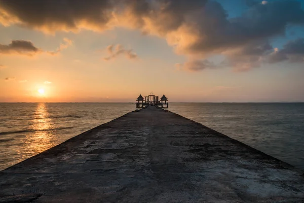 Houten Brug Het Strand Zomer Reizen Vakantie Vakantie Concept Thailand — Stockfoto