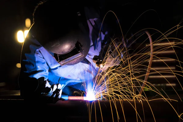 工业工厂焊接焊工或钢结构钢结构施工准备 — 图库照片