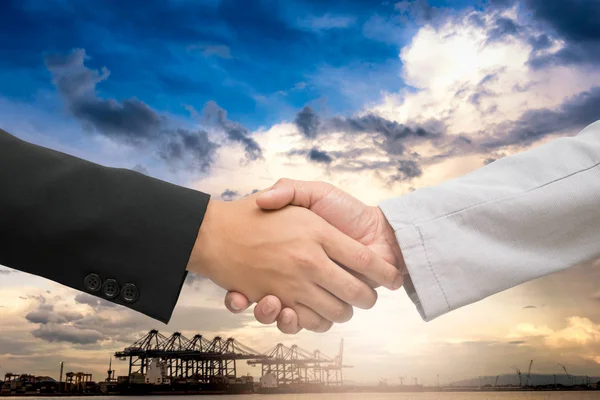 Zakenman Handshake Voor Akkoord Van Logistieke Partners — Stockfoto