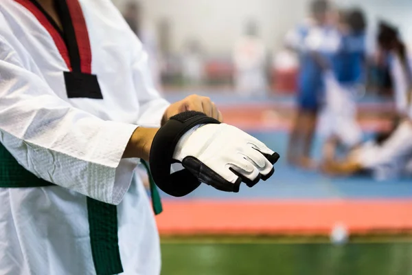 Taekwondo Fighter Glove Taekwondo Niños Atletas Momento Atleta Para Calentar — Foto de Stock