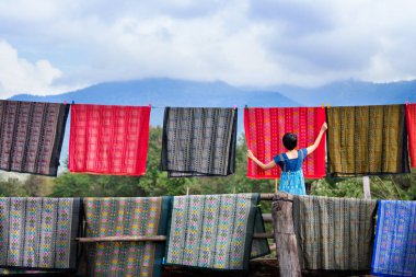Tayland kumaş kuru Etkinliği. Pue Kumaş, Tayland. Tayland Lue dokuma kumaş Halk kostümleri.