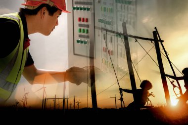 Elektrik Güç Mühendisliği Çift Pozlama Görüntü Siluetler ile çocuğun mutluluk yaşam türbin rüzgar parkı yenilenebilir salıncak oynamak için. Sürdürülebilir enerji kavramı. Sinematik Sıcak Renk.