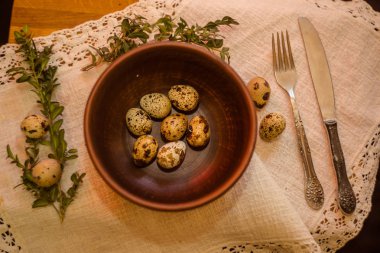 Paskalya yumurtaları rustik tarzda