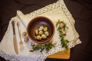 Paskalya yumurtaları rustik tarzda