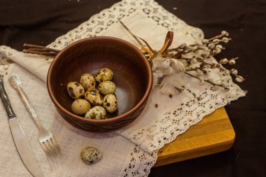 Paskalya yumurtaları rustik tarzda