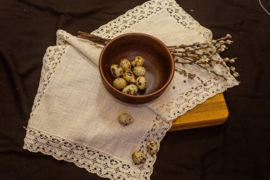 Paskalya yumurtaları rustik tarzda