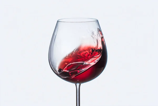 Spritzer Rotwein Einem Glaskelch — Stockfoto