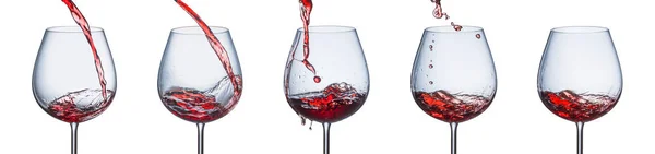Kırmızı Şarap Kolaj Sıçramaları Ile Bir Bardağa Dökülen — Stok fotoğraf
