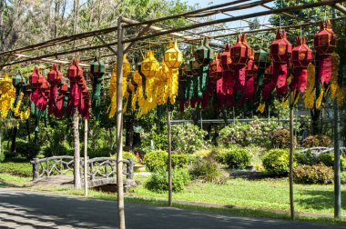 Fener kağıttan yapılmış; Fener geleneği el sanatları