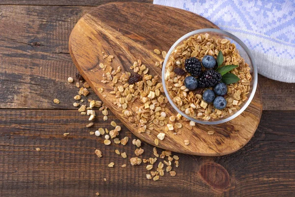 Muesli Blueberries Blackberries Glass Bowl Wooden Background Healthy Breakfast Concept — Stock Photo, Image