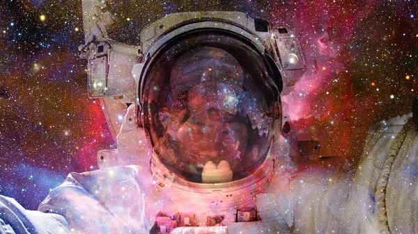 星雲や宇宙の星々。NASAによって提供されたこの画像の要素. — ストック写真