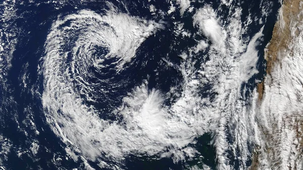 Un tifone dallo spazio. Vista satellitare. Elementi di questa immagine forniti dalla NASA — Foto Stock