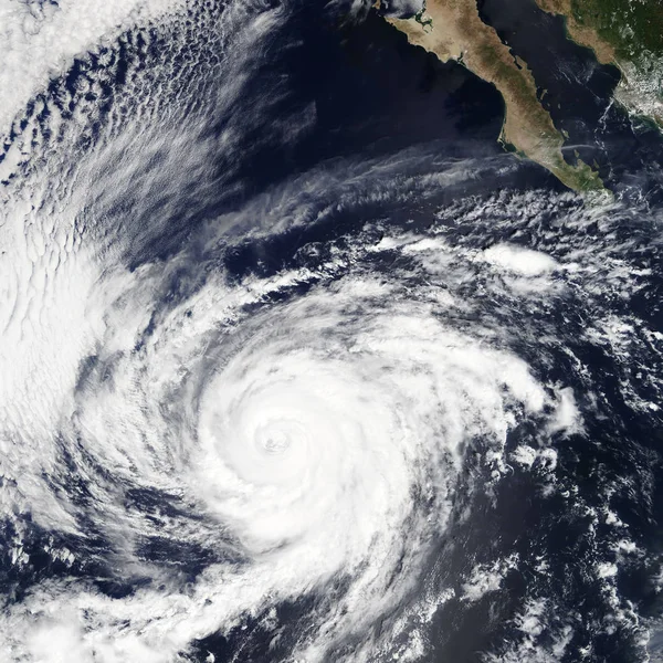 熱帯嵐ローザ。Nasa によって供給されるこの画像の要素 — ストック写真