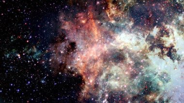 Güzel nebula, gizemli evren ve parlak yıldızlar. Bu görüntünün elementleri NASA tarafından desteklenmektedir