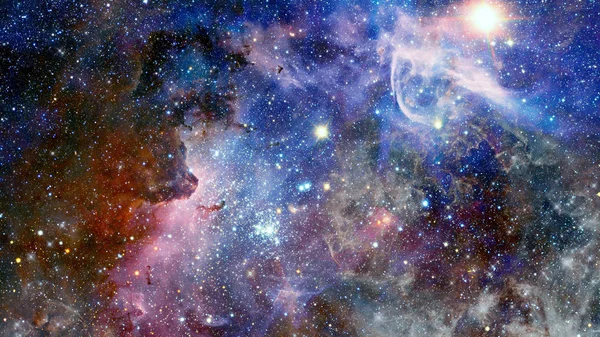 Fondo de espacio infinito con nebulosas y estrellas. — Foto de Stock