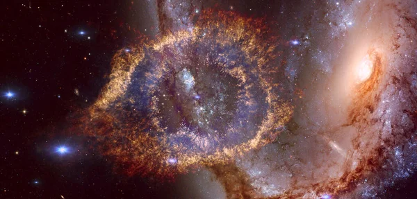 深い空間での渦巻状星雲と光の線 Nasaによって提供されたこの画像の要素 — ストック写真