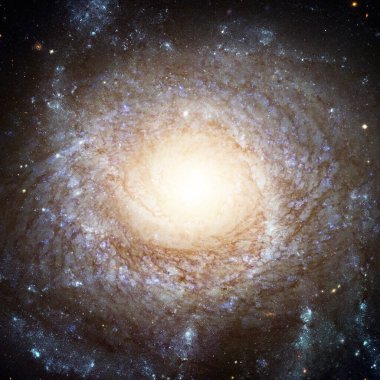 Yıldız tozundan oluşan yıldızlararası bir bulutsu. Bu görüntünün elementleri NASA tarafından desteklenmektedir.