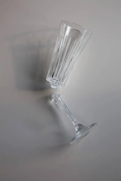 Broken Wine Glass Empty White Background Concept Collapse Ruin — Stock Photo, Image