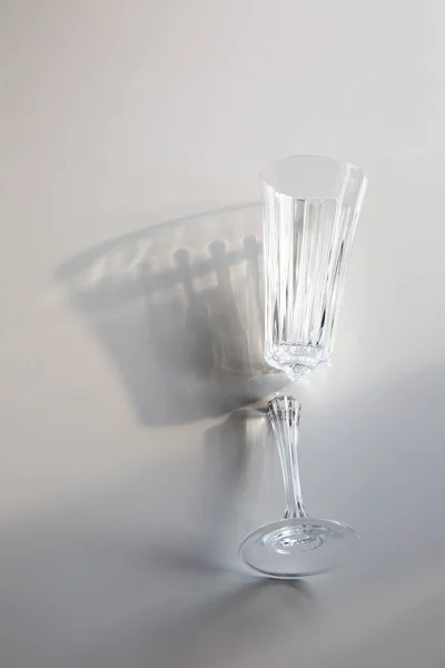 Broken Wine Glass Empty White Background Concept Collapse Ruin — Stock Photo, Image