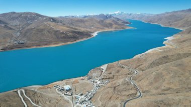 Yamdroktso Gölü - Kutsal Sahne