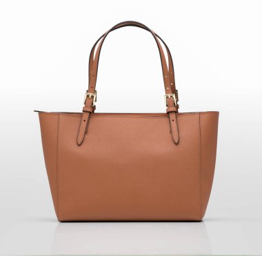 beyaz bir arka planda stüdyo çekim şık bayan çanta