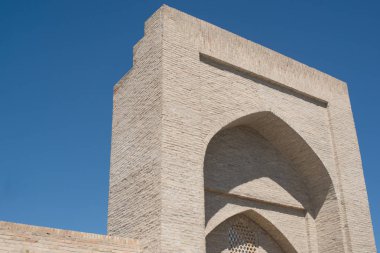 Eski bir tuğla bina, kemerler unsurları ile. Ortaçağ Asya eski binalar. Buhara, Özbekistan
