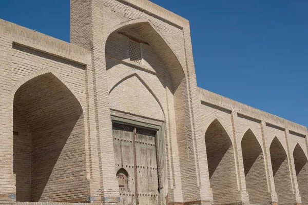 Eski bina, kemerli duvar. Ortaçağ Asya eski binalar. Buhara, Özbekistan