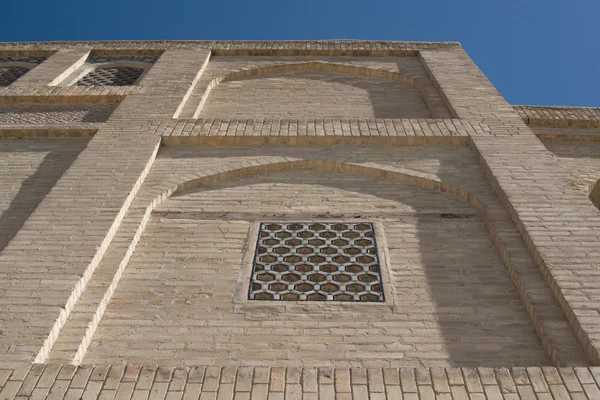 Eski bir tuğla bina, kemerler unsurları ile. Ortaçağ Asya eski binalar. Buhara, Özbekistan