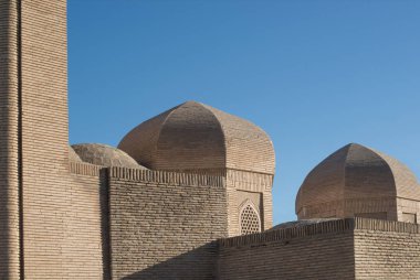 Bir kule ile bina eski bir tuğla. Ortaçağ Asya eski binalar. Buhara, Özbekistan