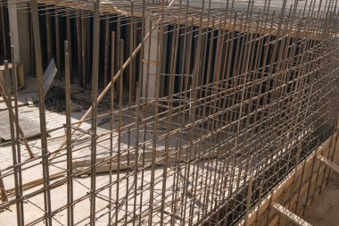 Beton dökme için çubuklar metal konstrüksiyon