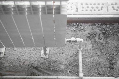 Yeni modern Bimetalik Isıtma batarya yeni bir binanın, yakın çekim yüklü