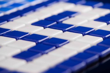 küçük mavi seramik karo, makro çekim, Mayolikası. Katalog için