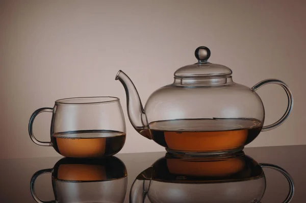 Transparent Glass Teapot Tea Cup Reflection — Stock Photo, Image