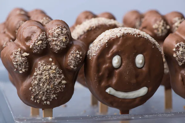 Chocolade Gezicht Vorm Smiley Gezicht Cookie — Stockfoto