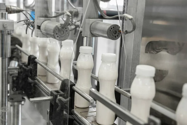 Plastic Milk Bottles Conveyor Belt Equipment Dairy Plant — Stock Photo, Image