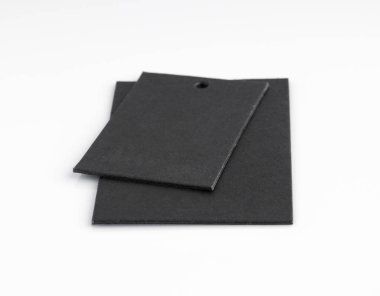 iki fiyat etiketleri izole beyaz arka plan üzerinde siyah