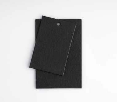 iki fiyat etiketleri izole beyaz arka plan üzerinde siyah