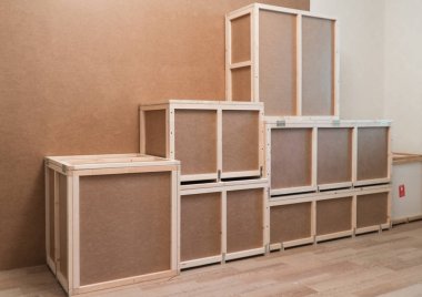 Nakliye için ahşap kutular