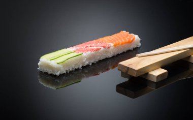 Suşi hazırlama süreci